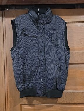 PD&C Men's Quilted Sleeveless Vest in Black Pinstripe